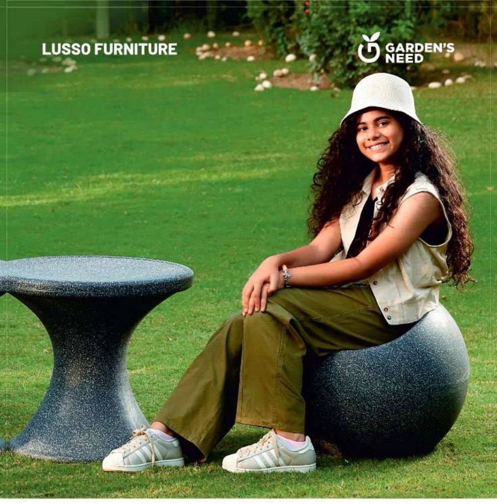 Lusso outdoor furniture in a garden setting